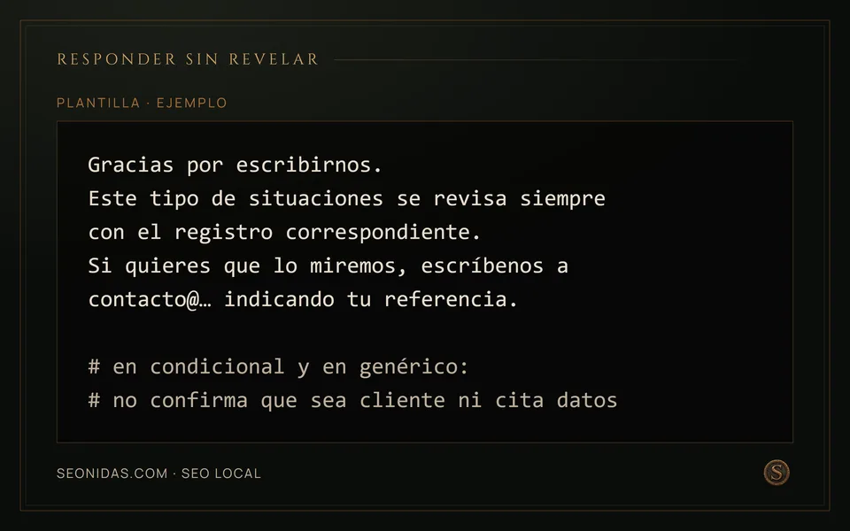 Plantilla de respuesta pública que ofrece un canal privado sin confirmar que la persona es cliente.